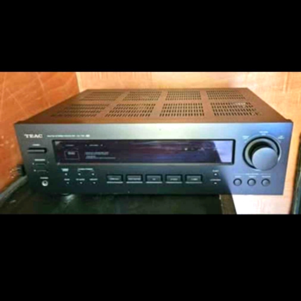 TEAC AM/FM Stereo Receiver AG-790 - 5.5"H x 17"W x 12"D
